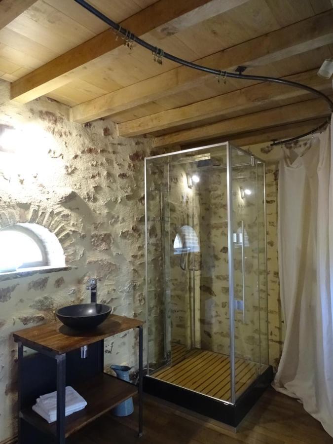 L'Abrejou Bed & Breakfast Le Donjon Dış mekan fotoğraf